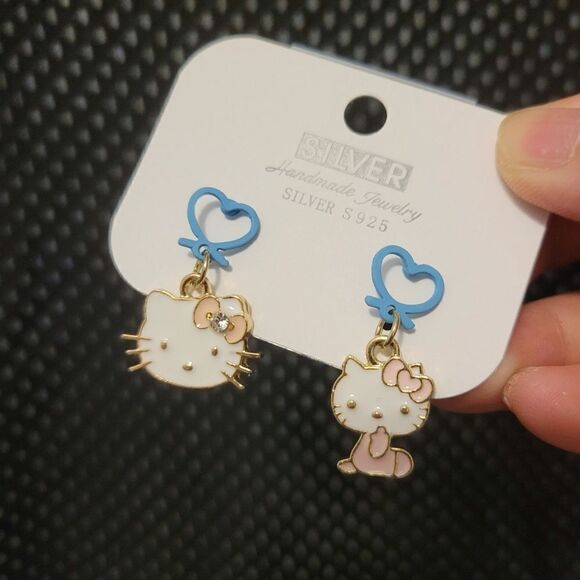 2/$20 Brand New Hello Kitty S925 Silver Earrings - Picture 1 of 4